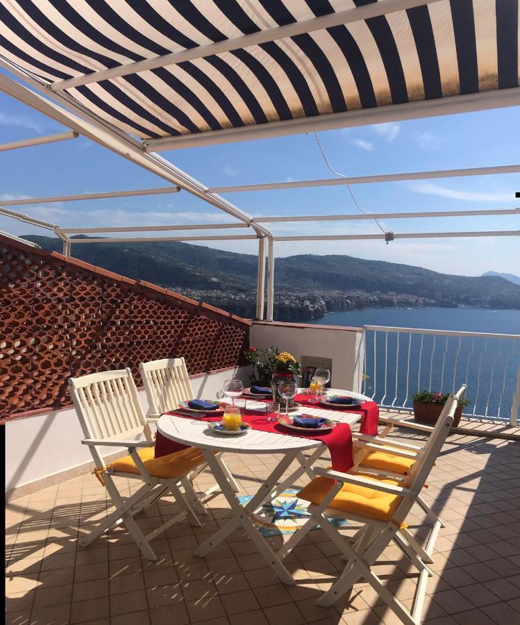 Апартаменты Bella Vista House-Sorrento Coast - Free Parking-Solarium Вико-Экуенсе Экстерьер фото