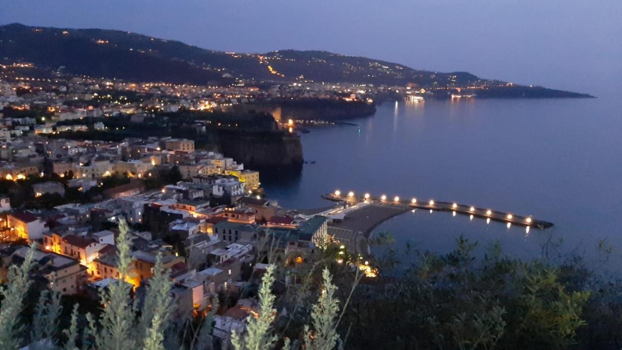 Апартаменты Bella Vista House-Sorrento Coast - Free Parking-Solarium Вико-Экуенсе Экстерьер фото