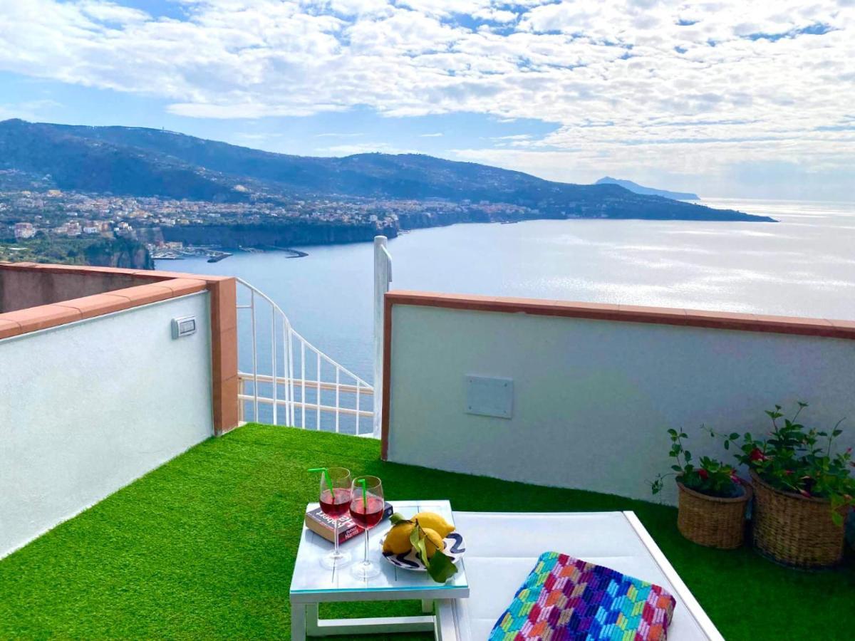 Апартаменты Bella Vista House-Sorrento Coast - Free Parking-Solarium Вико-Экуенсе Экстерьер фото